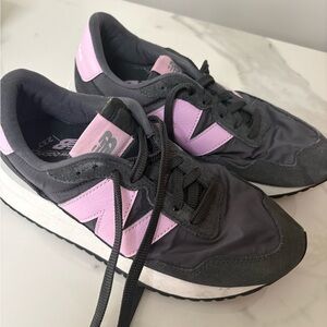 New Balance Women's Gray and Pink Sneakers
